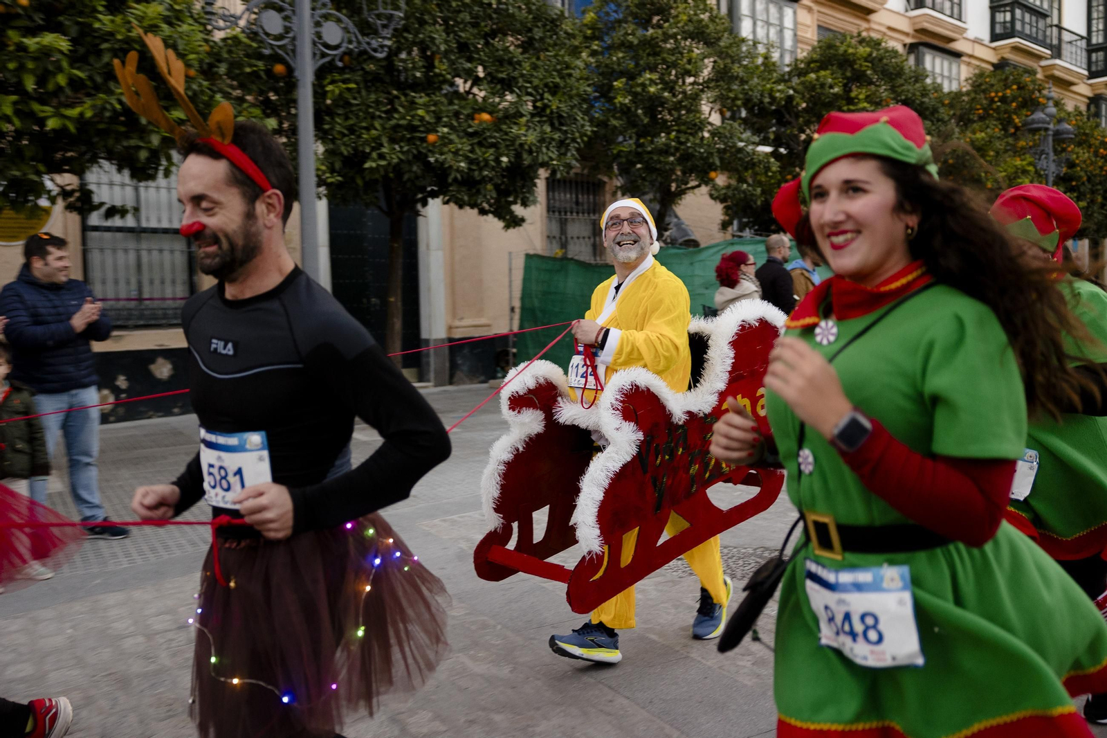Las mejores imágenes de la carrera popular San Silvestre Gaditana 2024