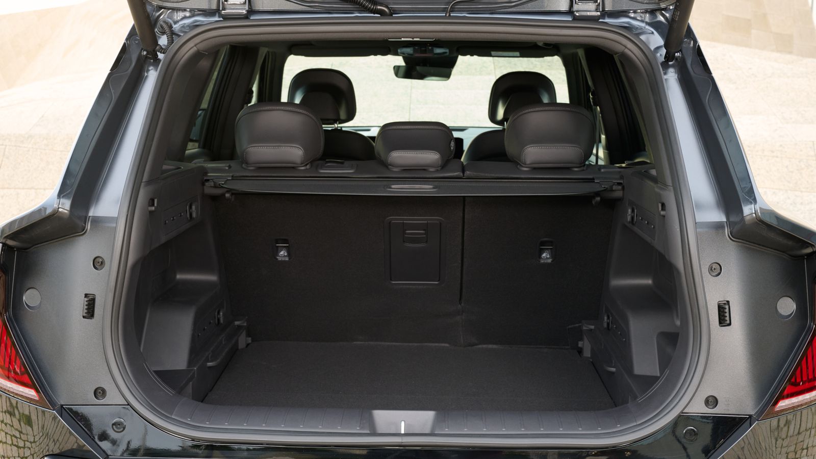 El maletero puede ofrecer una enorme capacidad si se elimina el suelo móvil. Con él, lo que se facilita es la colocación de los objetos o el acceso a la carga.