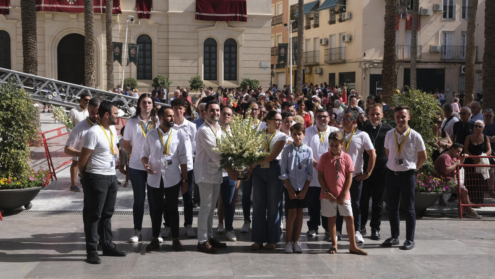 Ofrenda floral a la Virgen del Mar en la Feria de Almería 2024, en imágenes