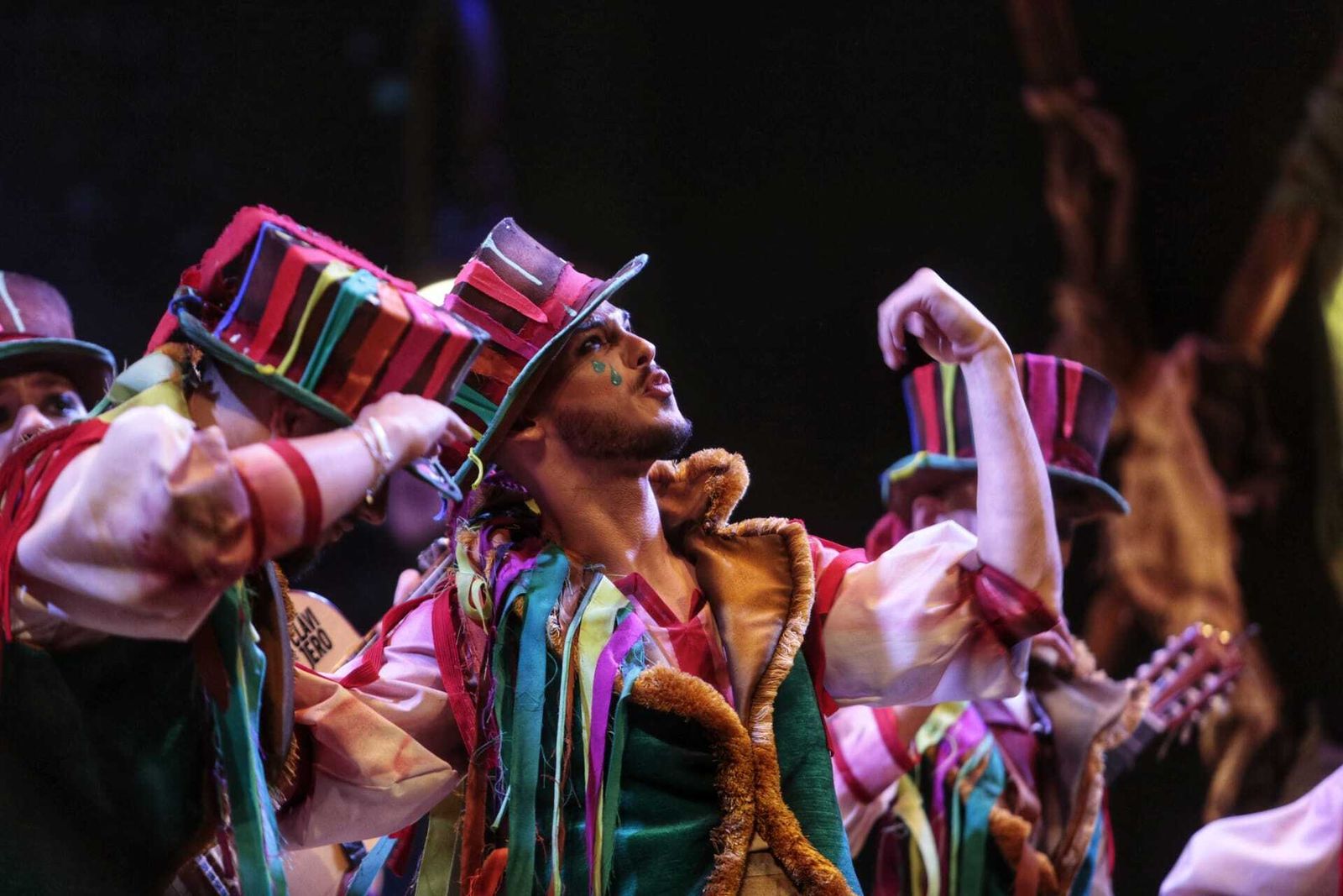 La comparsa "Cantando bajo la lluvia"