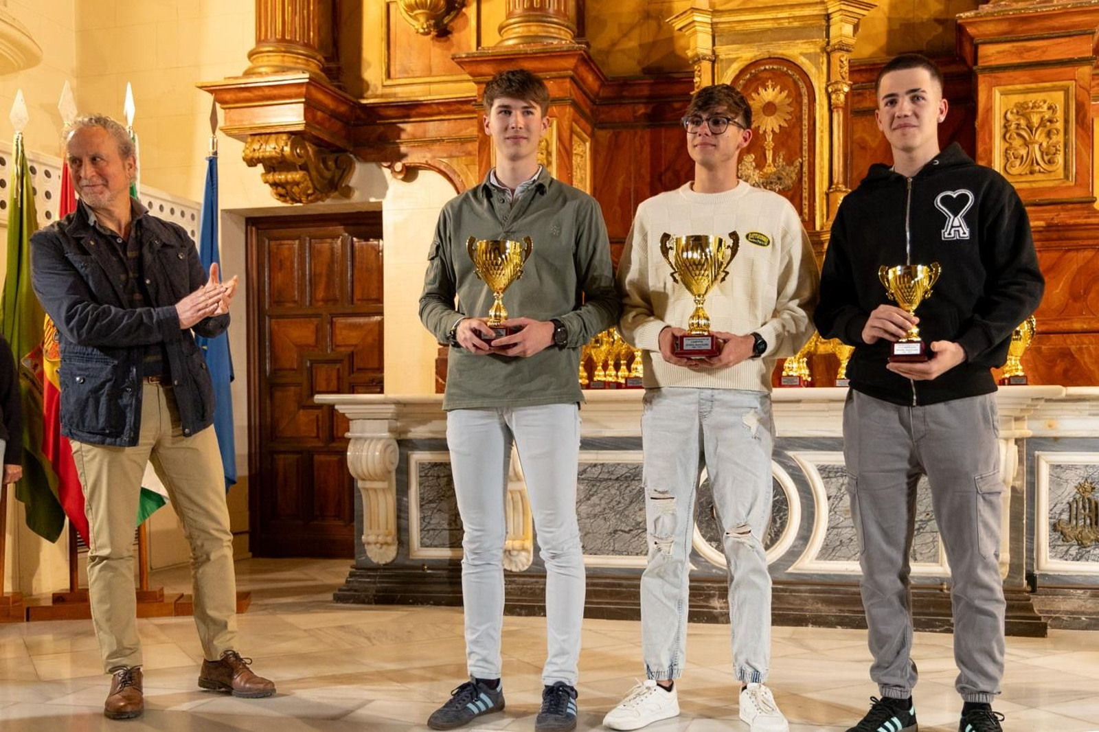 La entrega de premios de los Circuitos Provinciales de Carreras por Montaña y de Triatlón de menores, en imágenes