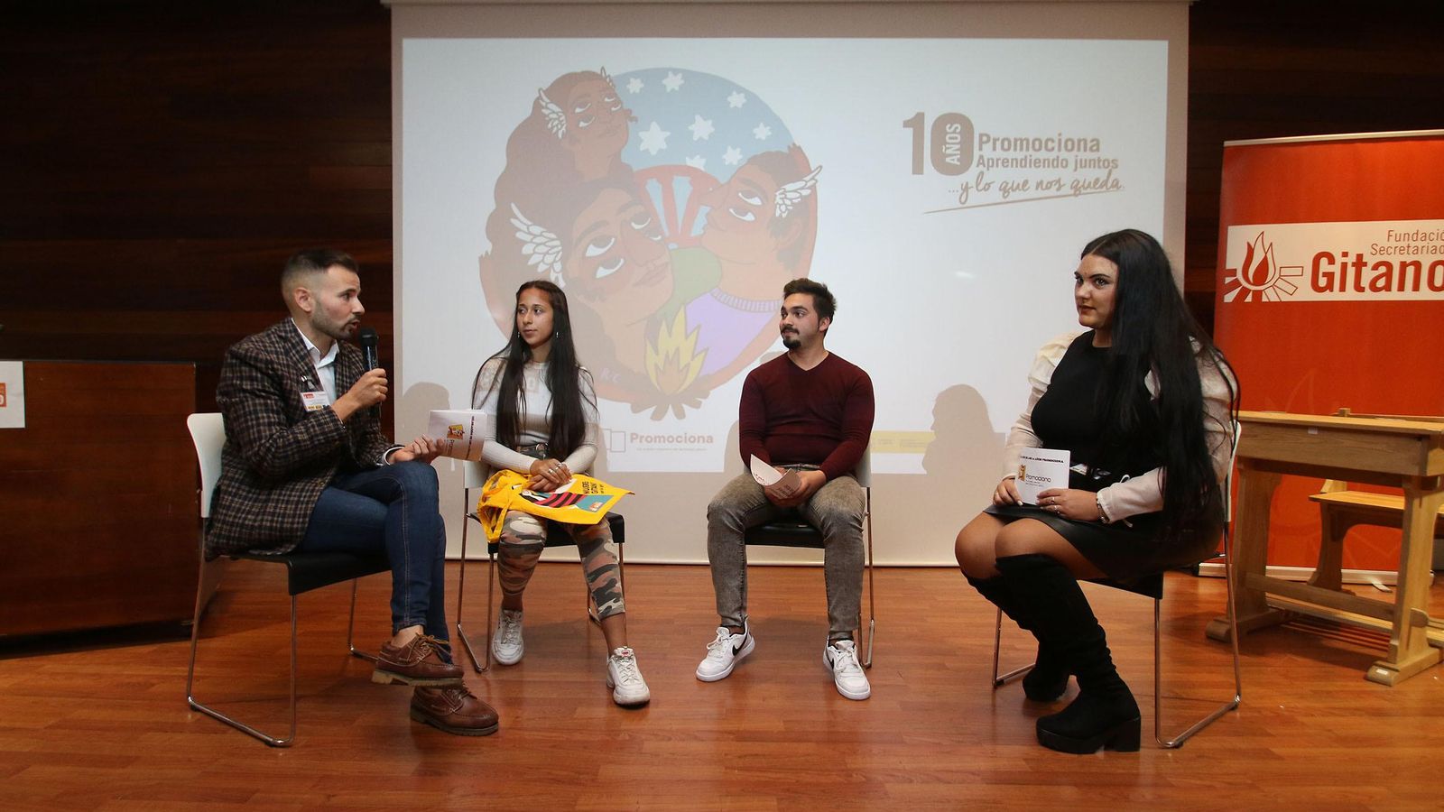 Mesa redonda del acto celebrado ayer en el Museo de Almería.