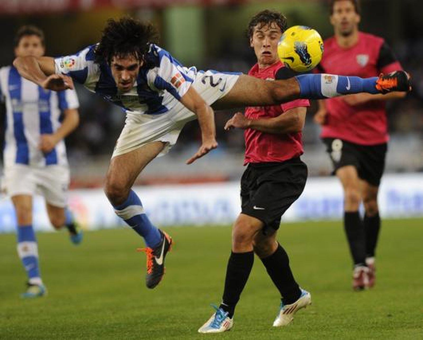 La Real Sociedad gana al Málaga tras una espectacular remontada (3-2)

Foto: Javier Etxezarreta / Efe