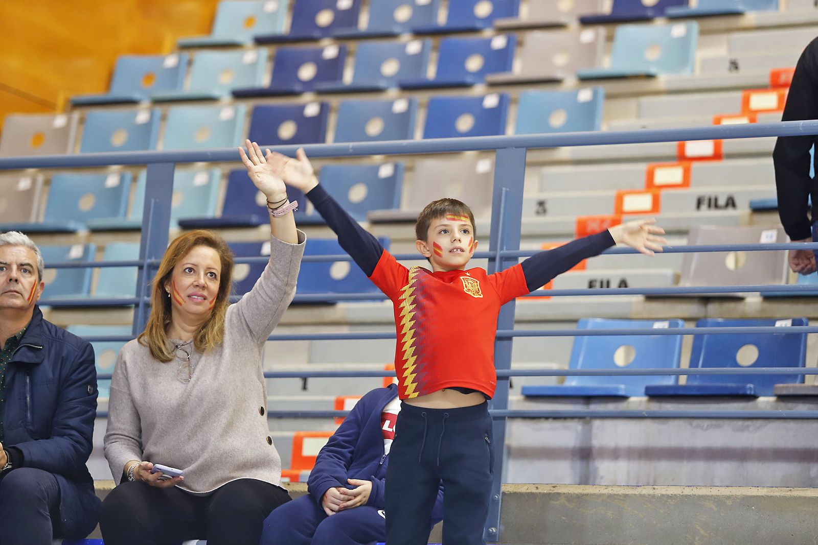 Ambiente en las gradas en el partido de la selección Española femenina de baloncesto contra Islnadia