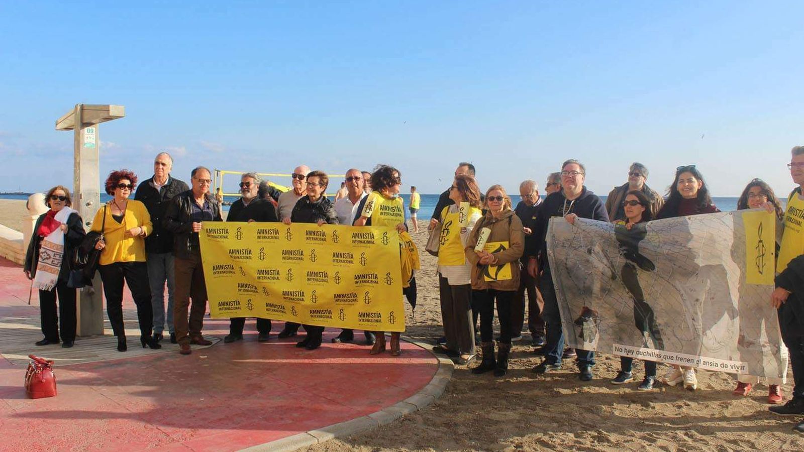 Acto de denuncia en el Paseo Marítimo de Almería.