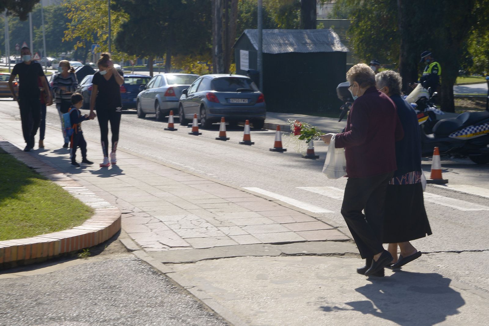Fotos de los cementerios de Algeciras en el día de los difuntos