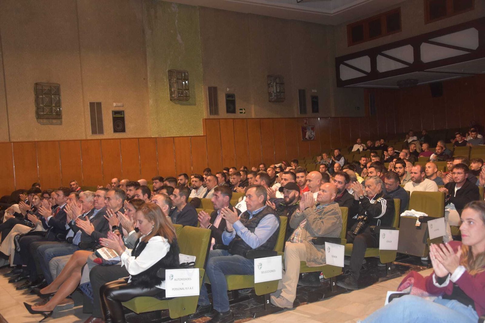 El 'Día del Entrenador' de fútbol granadino, en imágenes