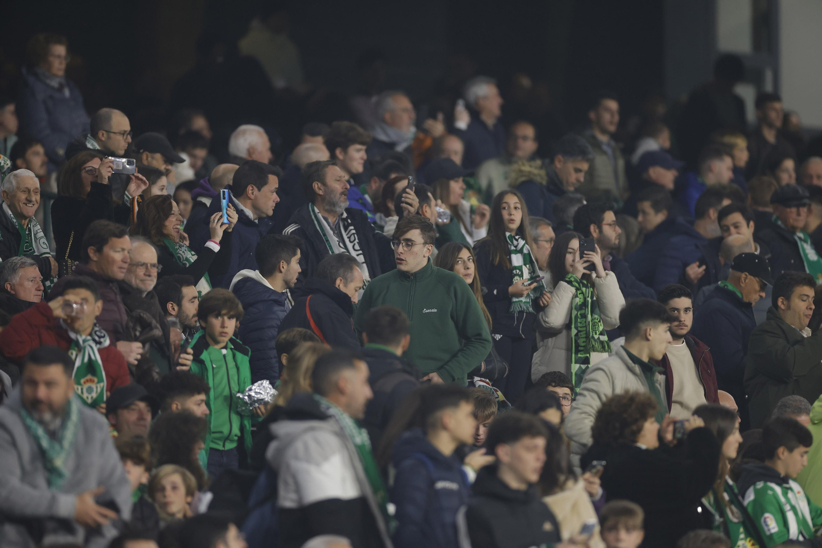 Búscate en las fotos del Betis-Celta