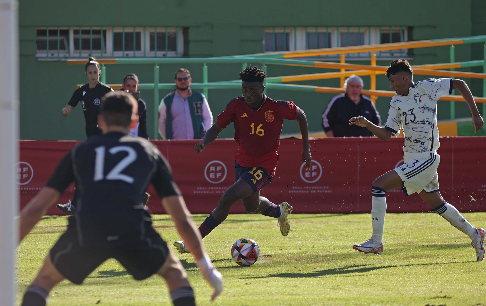 Las mejores fotos del segundo partido España - Italia sub-17 en Los Barrios