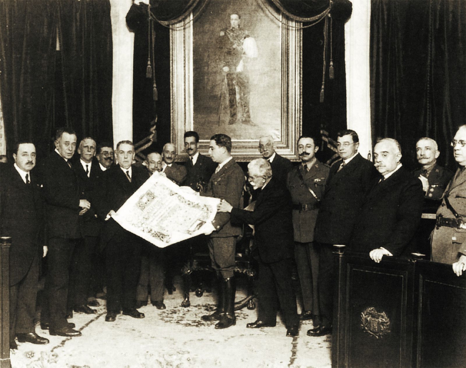 Agustín Blázquez en la entrega de hijo adoptivo de Cádiz a García Escámez.