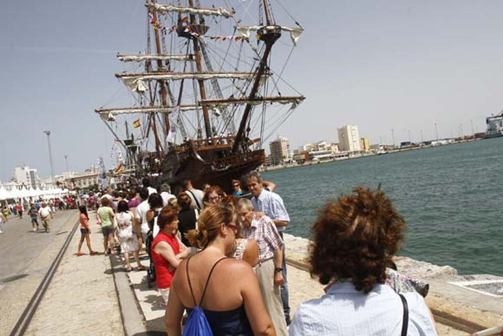 El galeón La Pepa recala en Bilbao