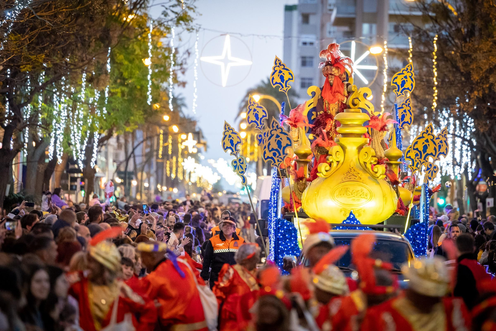 Todas las imágenes de la cabalgata de los Reyes Magos en Cádiz