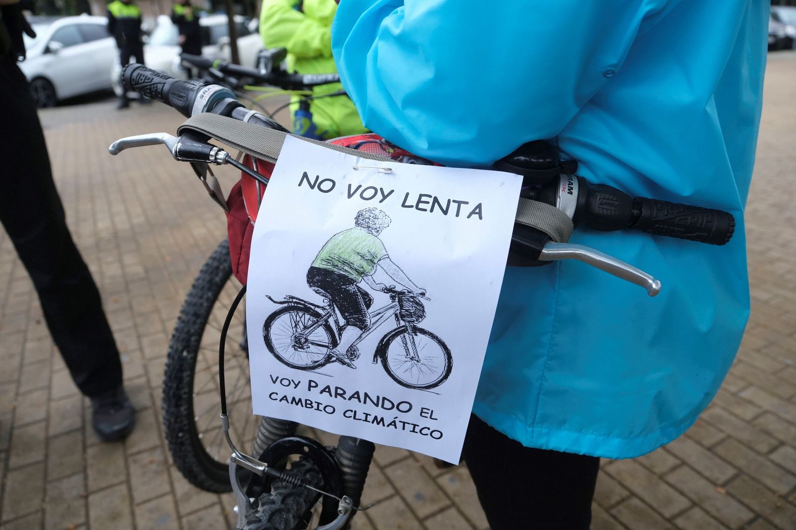 La 'bicifestación' para celebrar el Día de la Tierra en Córdoba, en imágenes