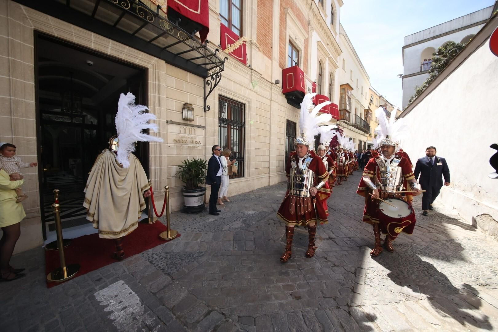 La guardia romana del Señor del Consuelo de la hermandad del Transporte