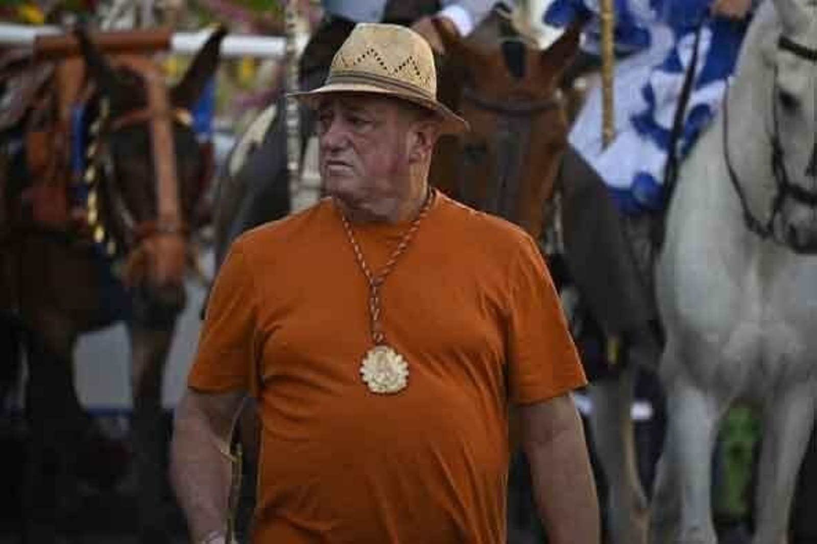 Las mejores imágenes de los peregrinos en la salida de Emigrantes