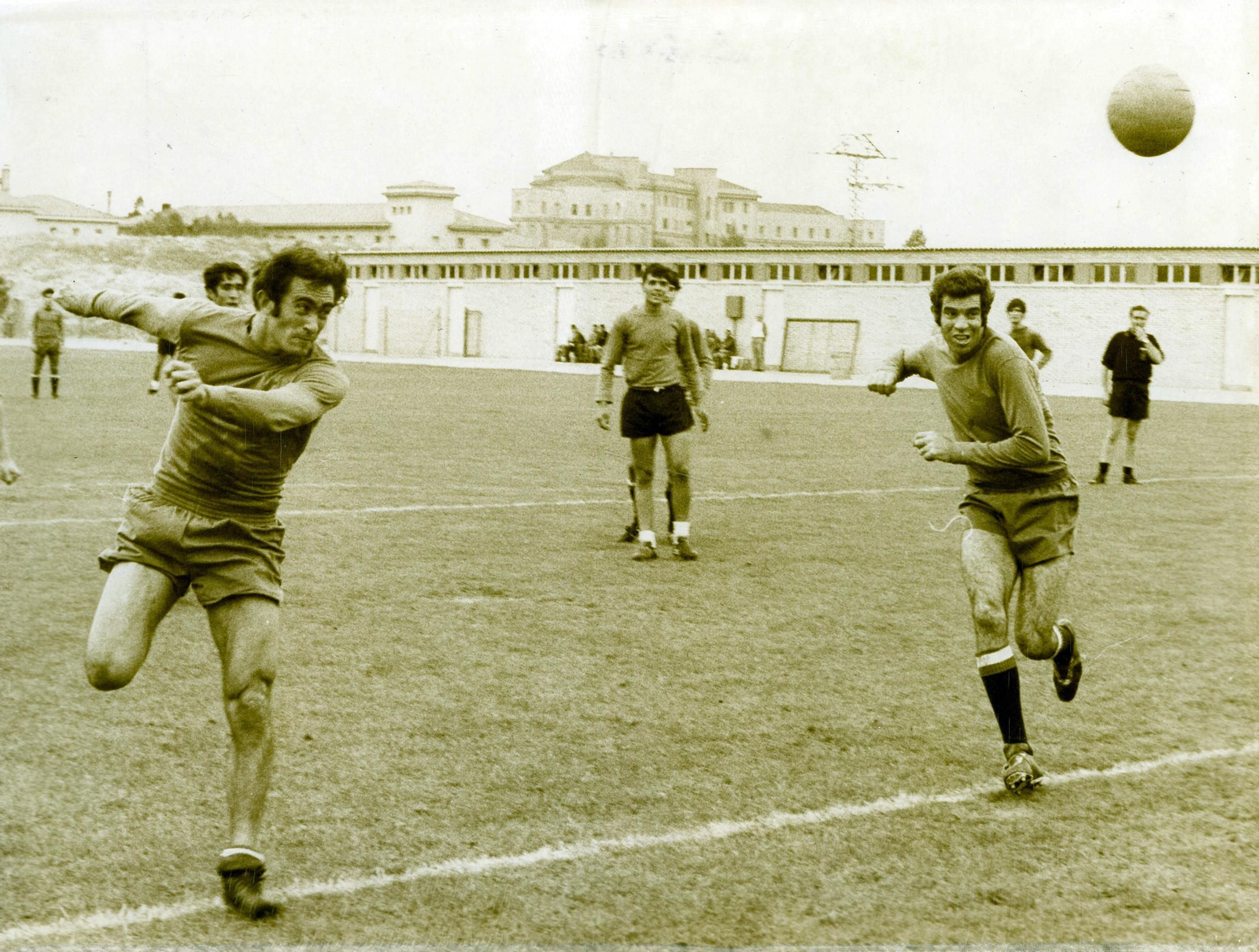 Pirri, con Luis Aragonés, en un entrenamiento con la selección española.