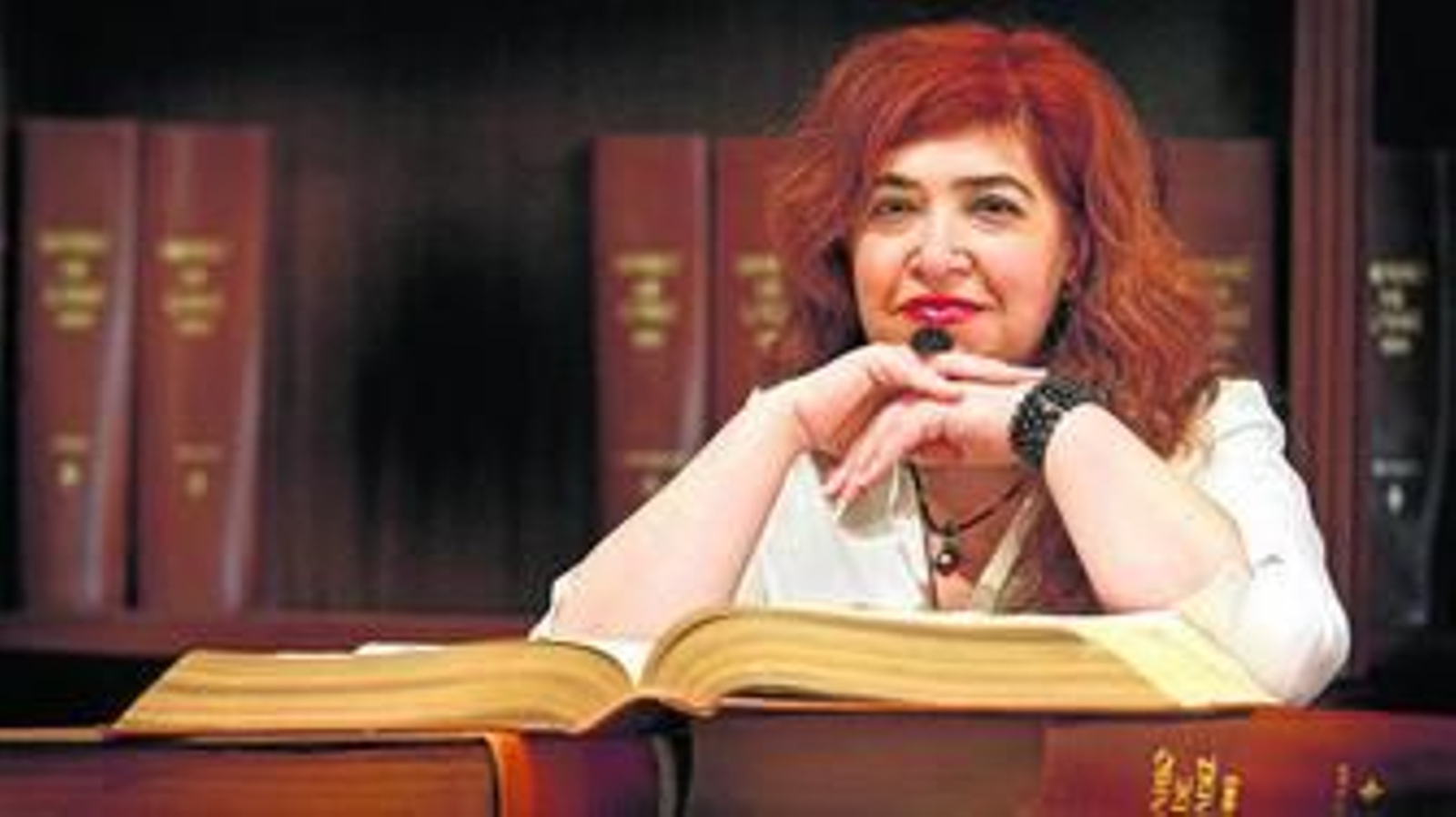 Désirée Ortega, en la hemeroteca de Diario de Cádiz. Désirée Ortega, en la hemeroteca de Diario de Cádiz.
