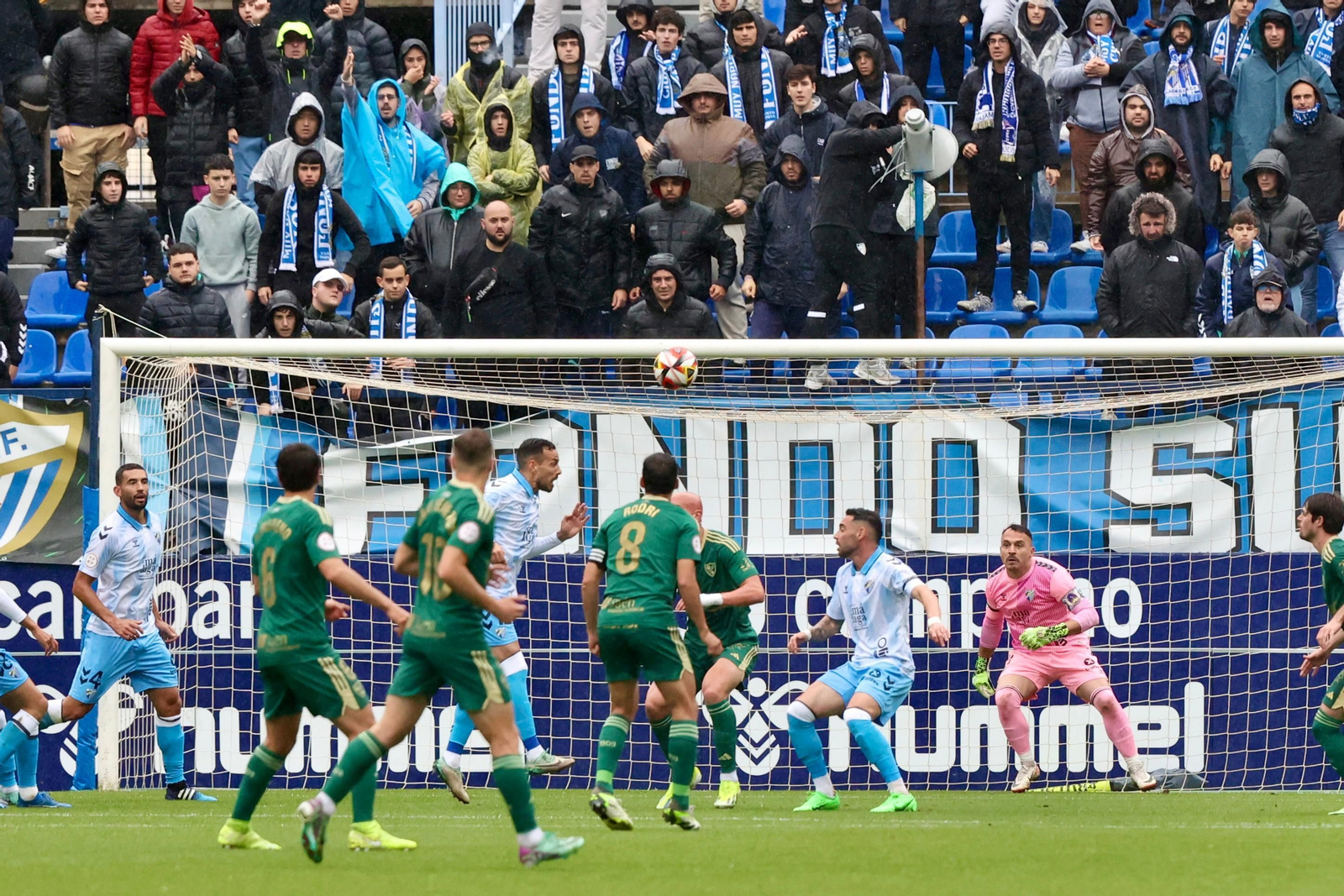 El Málaga CF-Linares Deportivo, en fotos El Málaga CF-Linares Deportivo, en fotos