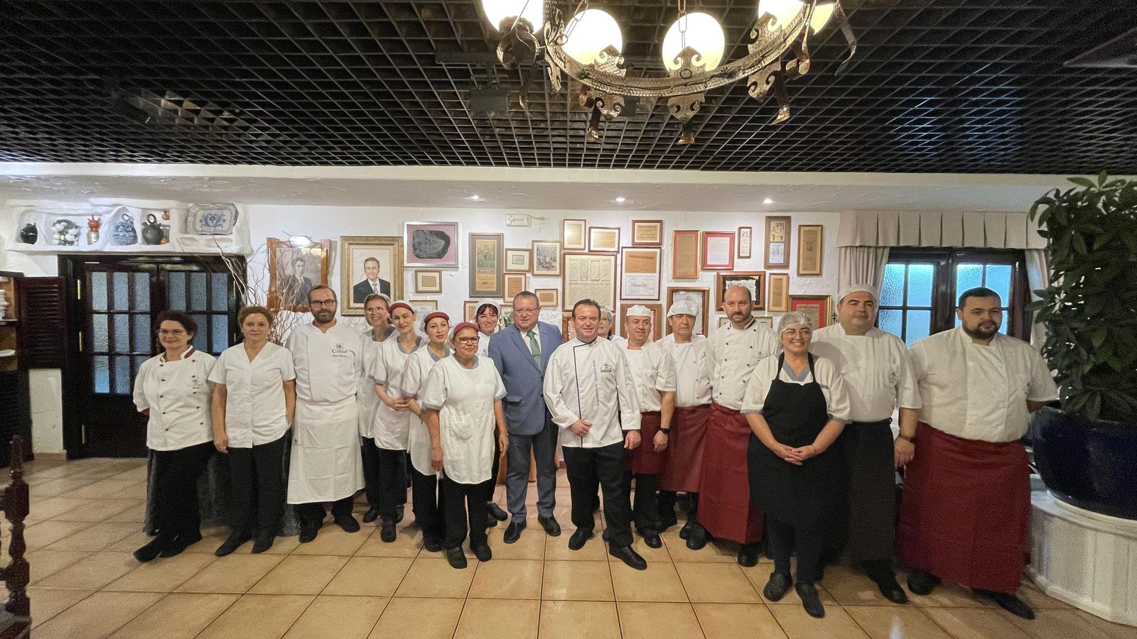 El equipo de cocina de Terraza Carmona.