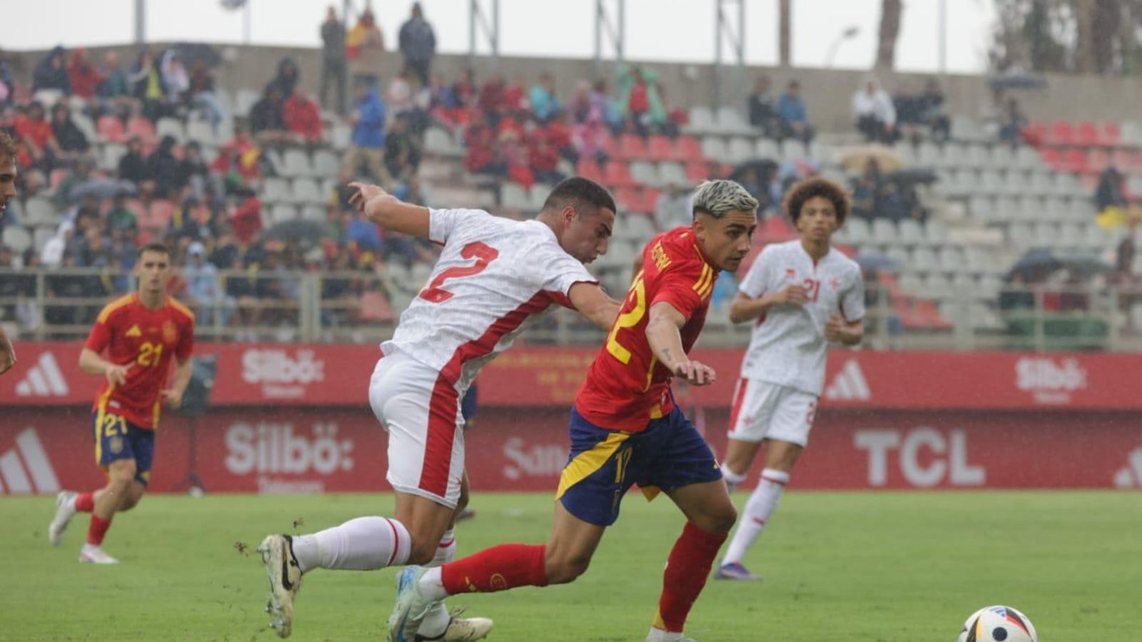 Roberto, debut y gol con España sub 21
