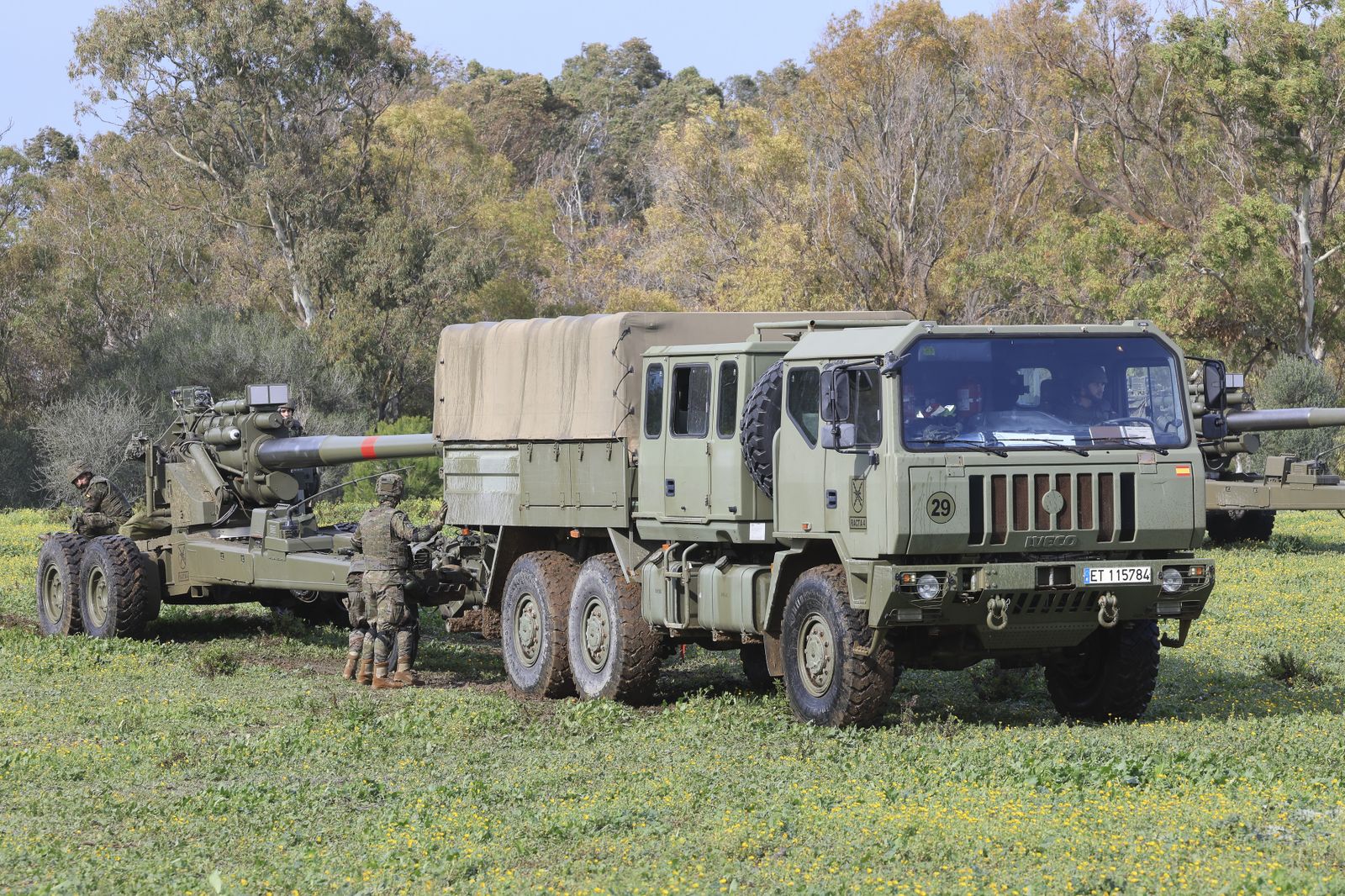 La ministra de Defensa, en el acuartelamiento de Camposoto de San Fernando