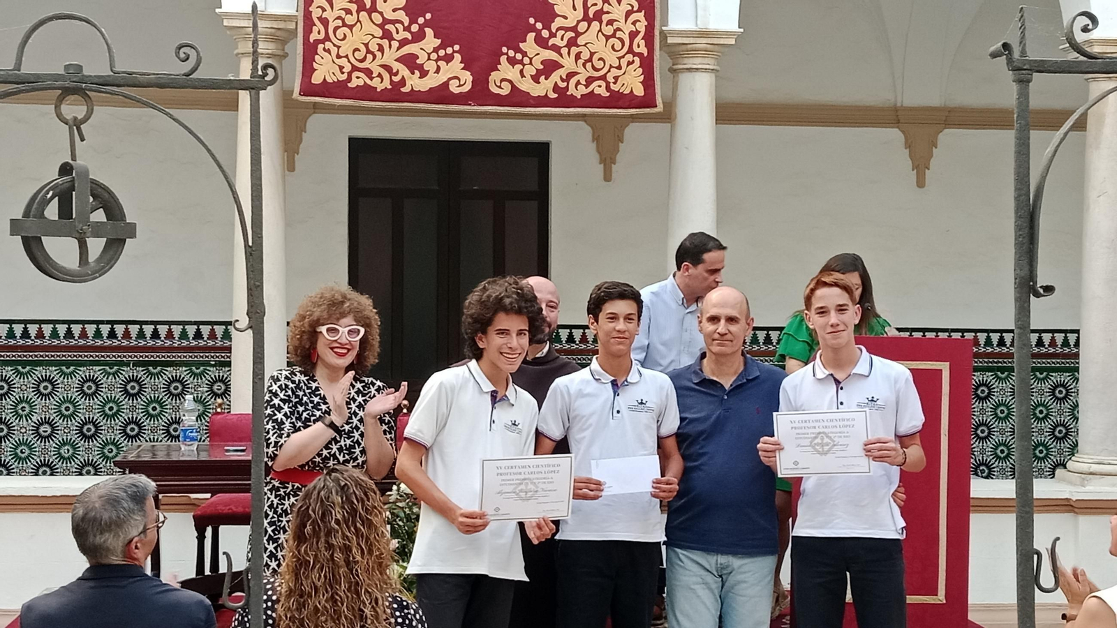 Entrega de premios del certamen escolar de ciencias Carlos López en San Fernando