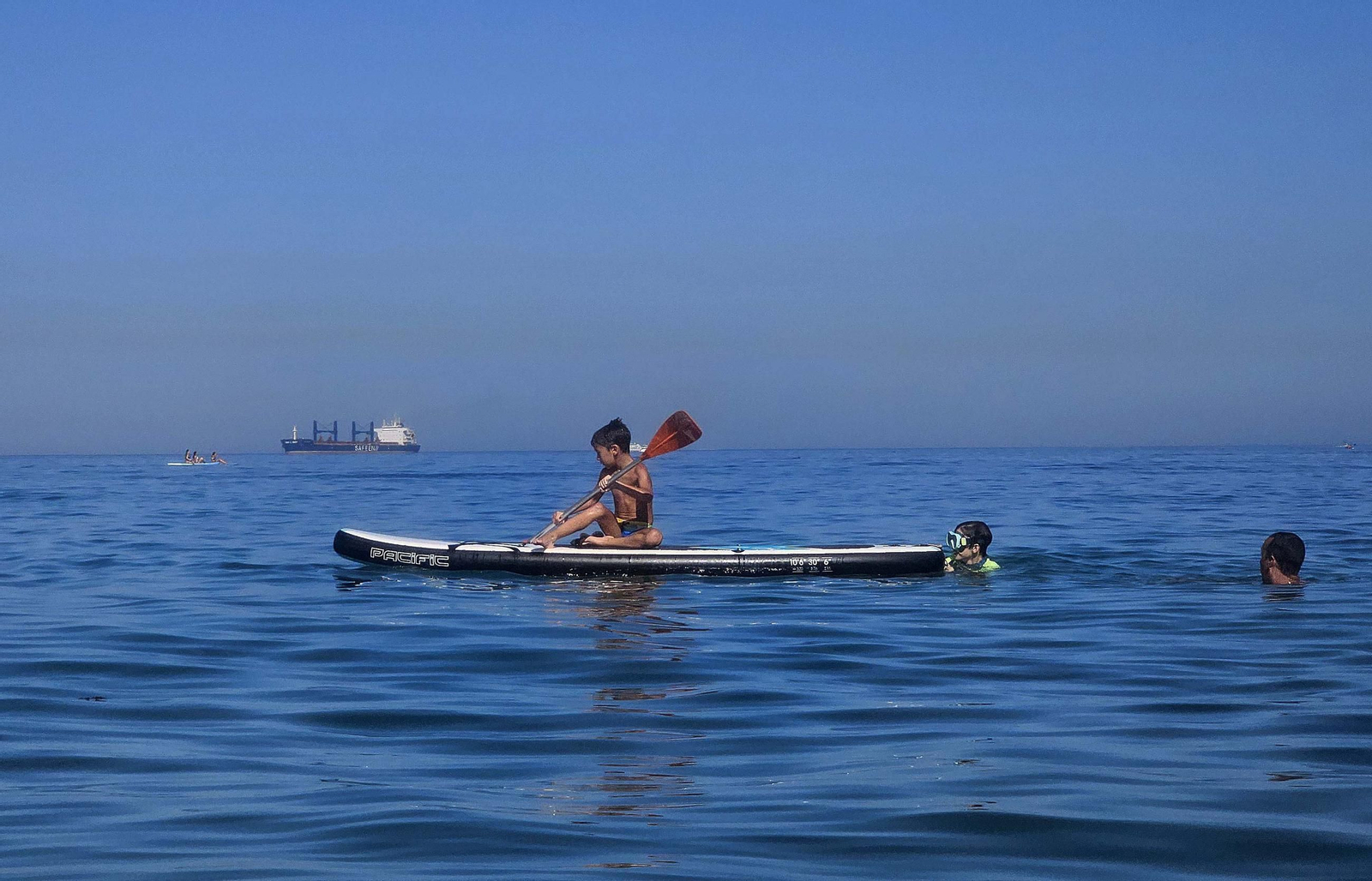 Ruta de paddle surf por la playa de Getares en Algeciras