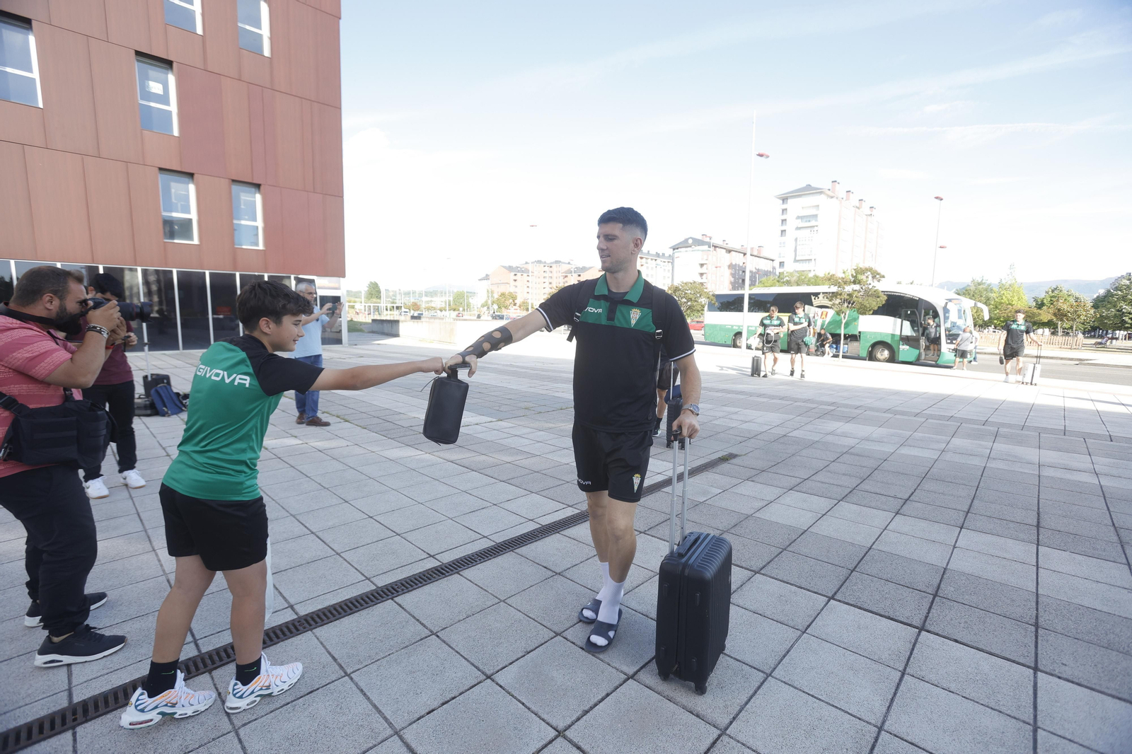 La llegada del Córdoba CF a Ponferrada, en imágenes