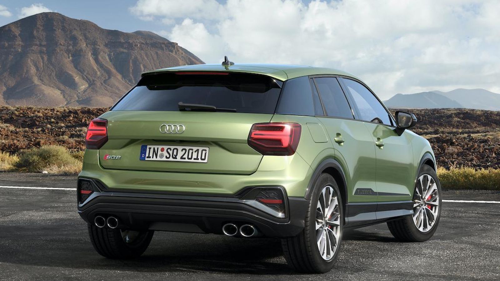 La cuádruple salida de escape delatan, desde este punto de vista, de inmediato a este Audi SQ2.