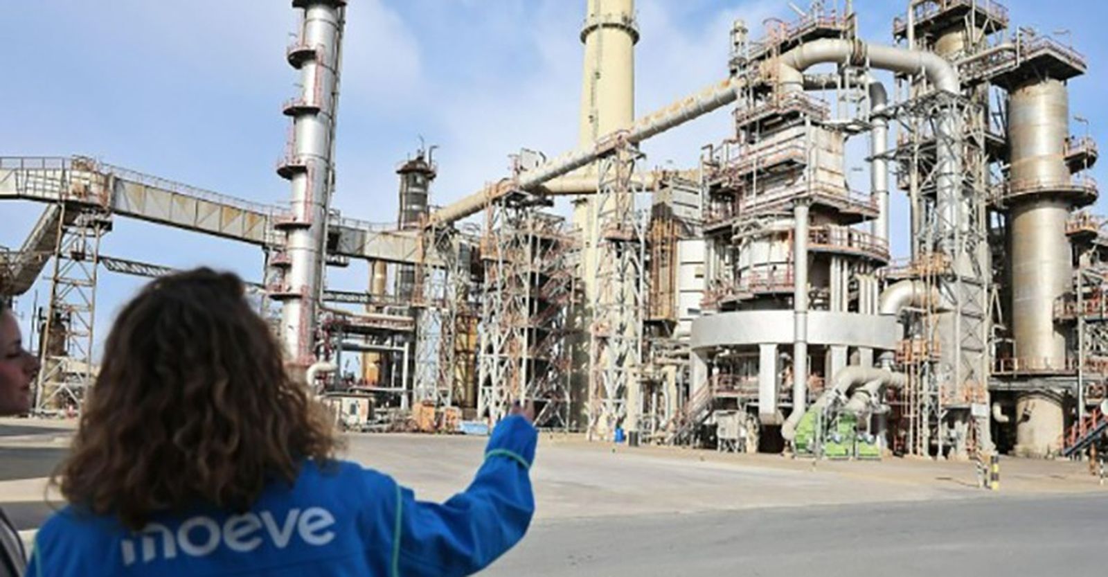 Trabajadora del sector industrial en Huelva.