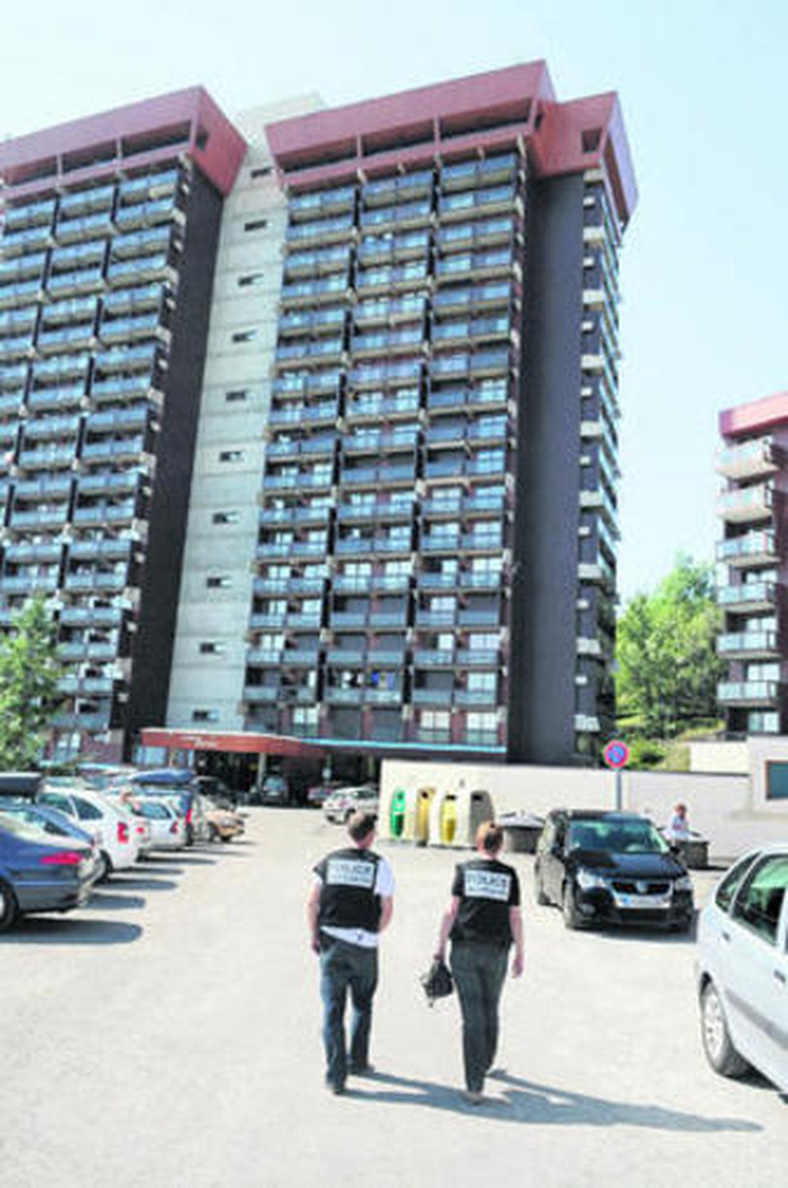Edificio de Le Corbier donde fueron apresados ayer tres etarras.