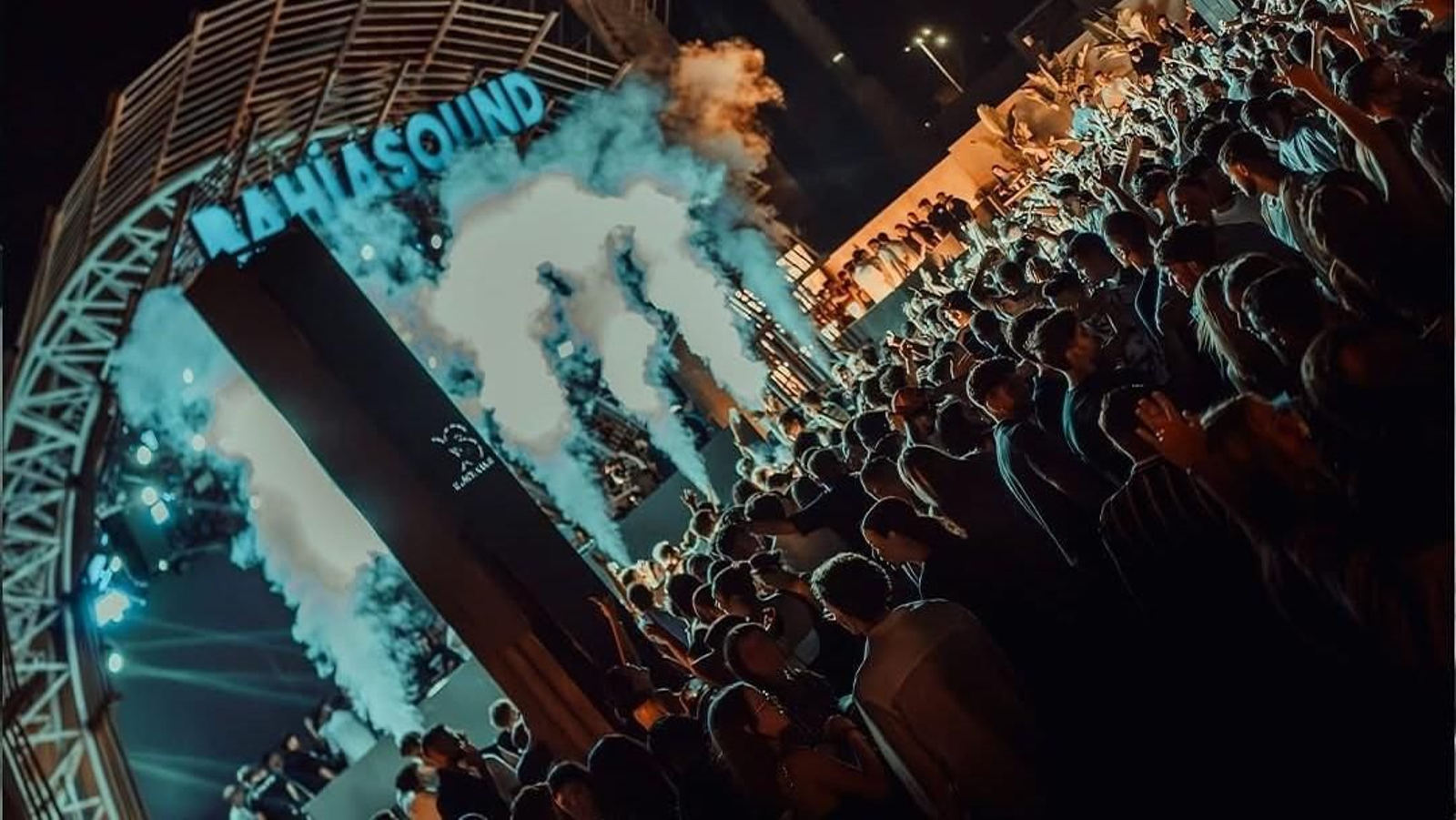 Ambiente que había en el 'gran opening' de Bahía Sound, el sábado, en San Fernando