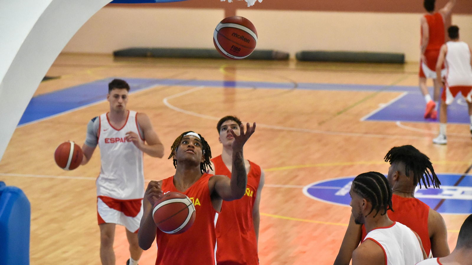 La selección española sub-20 de baloncesto ya se entrena en La Línea La selección española sub-20 de baloncesto ya se entrena en La Línea