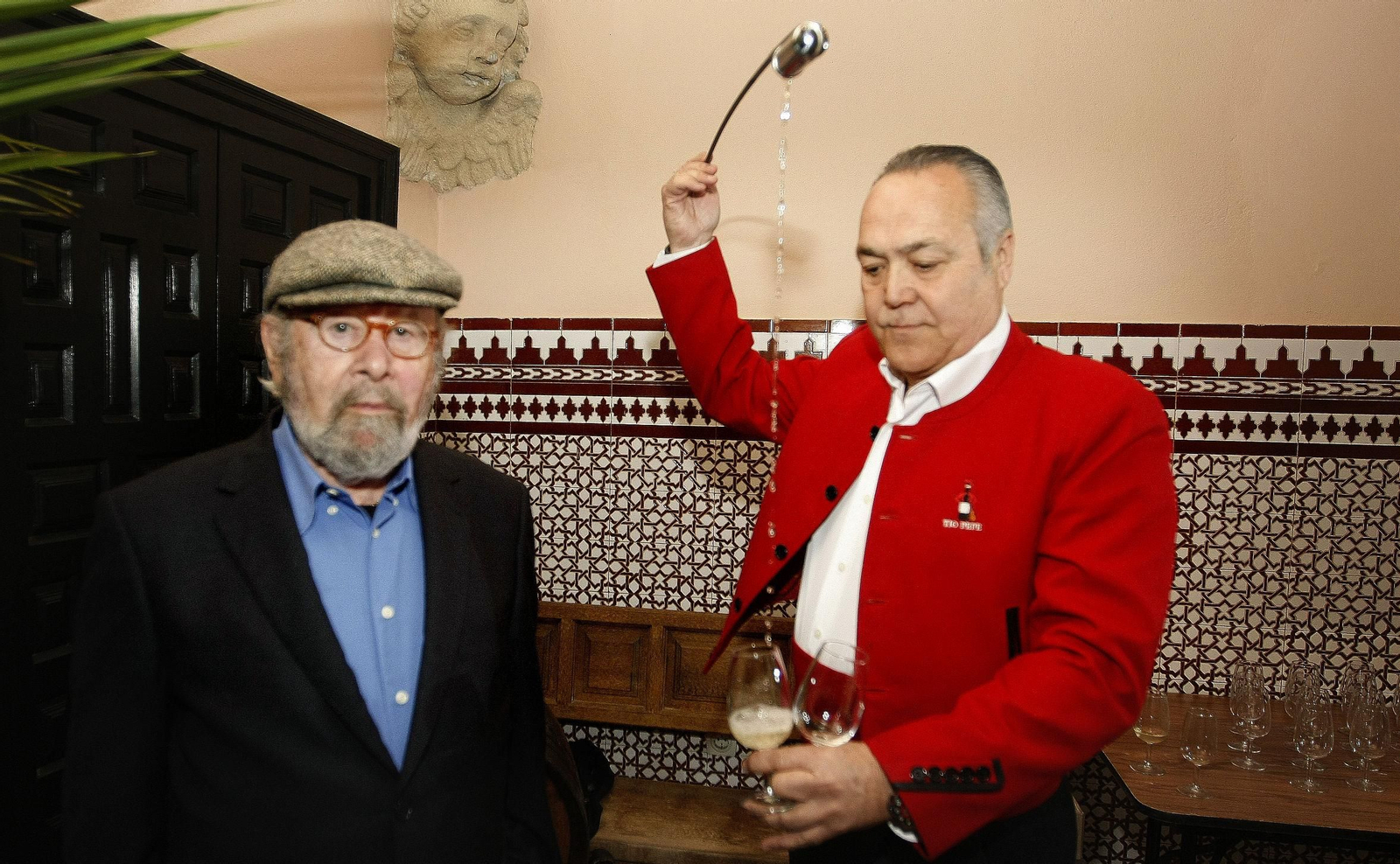 La vida de Caballero Bonald, en imágenes