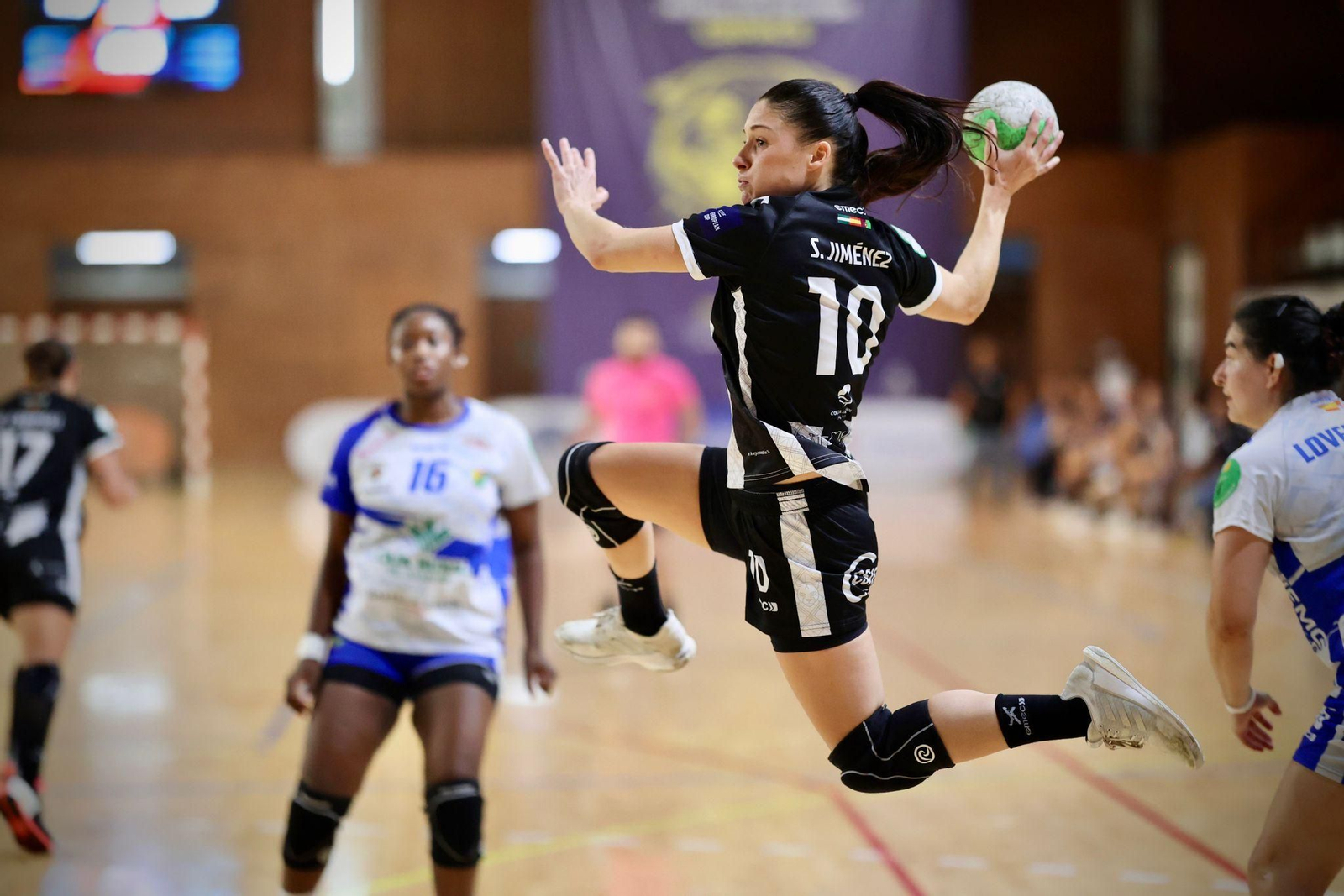 Costa del Sol-Aula Valladolid: Igualdad en Carranque (26-26)