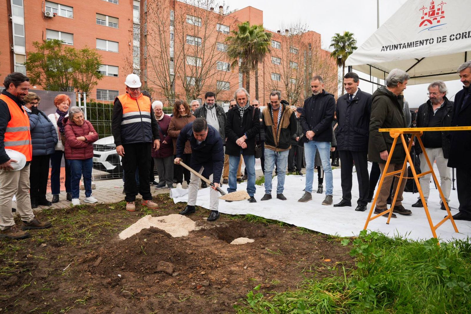 Puesta de la primera piedra del futuro centro cívico
