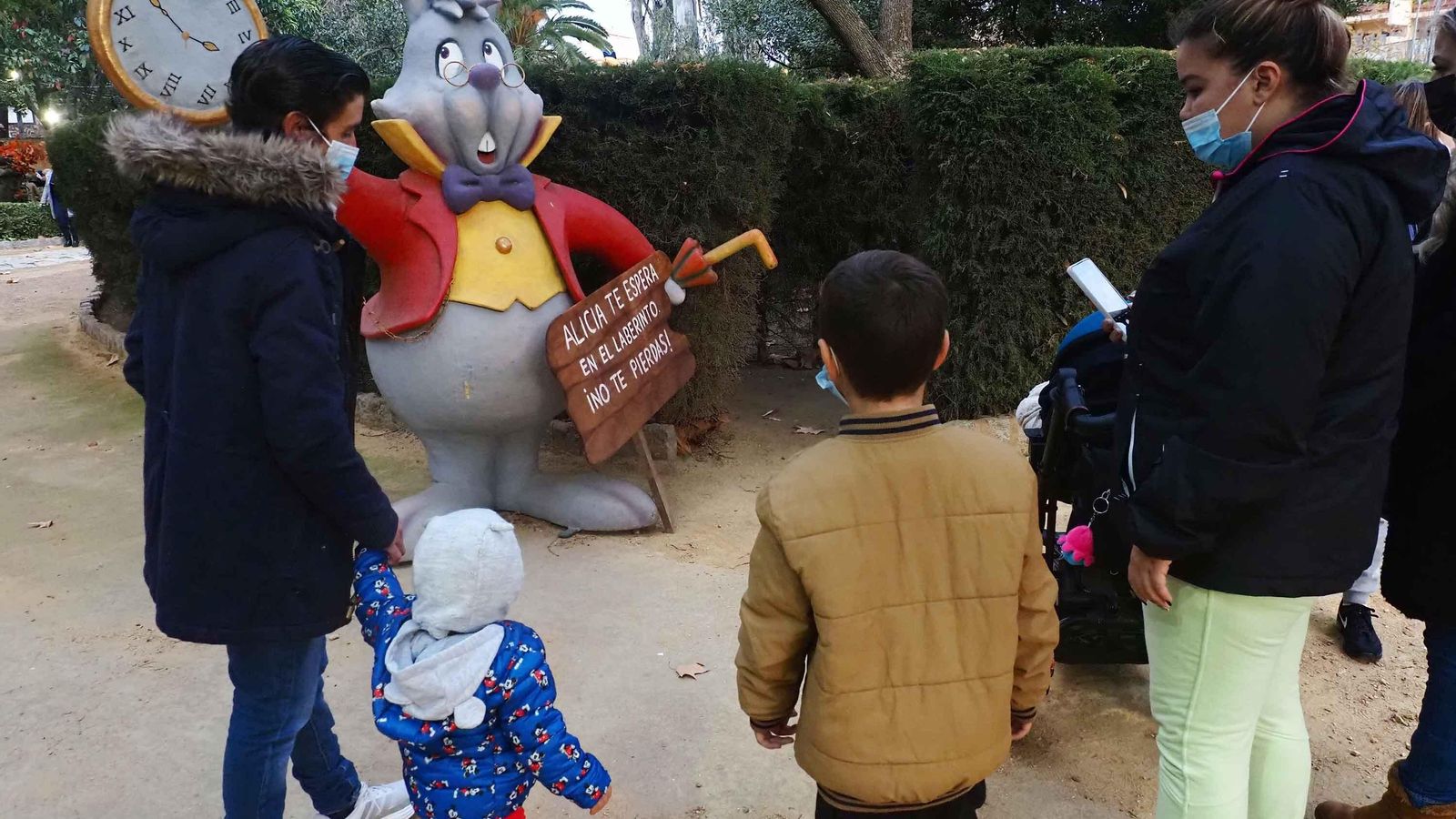 Más de un centenar de personajes infantiles esperan al visitante en el 'Parque de los sueños'