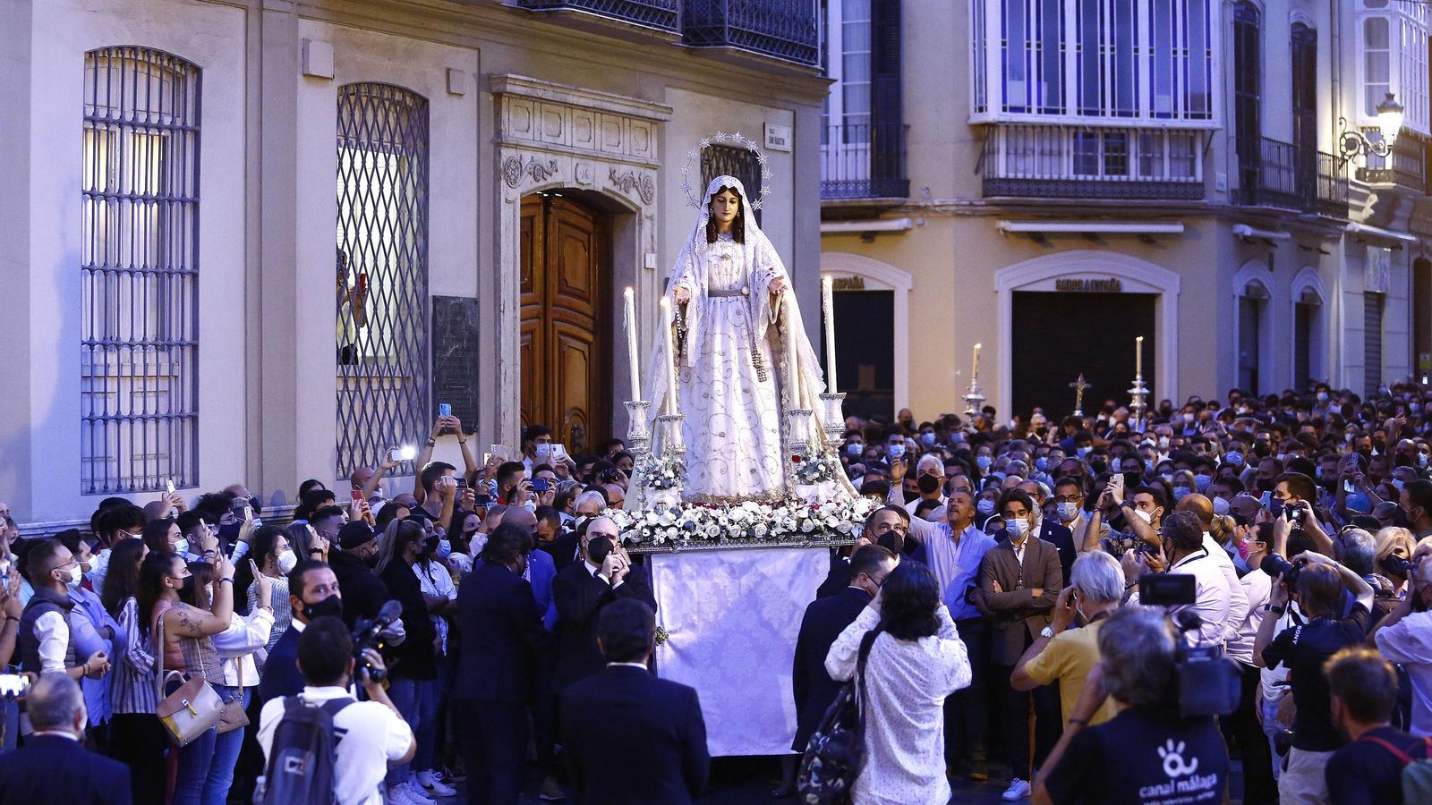 María Santísima del Rocío Coronada.