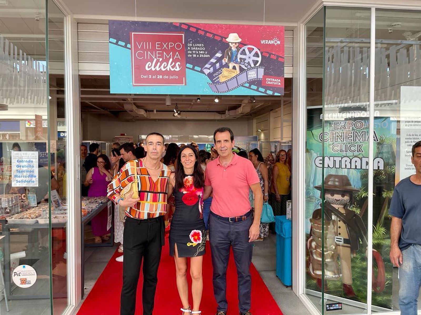 La exposición ha sido inaugurada en una excelente ubicación.