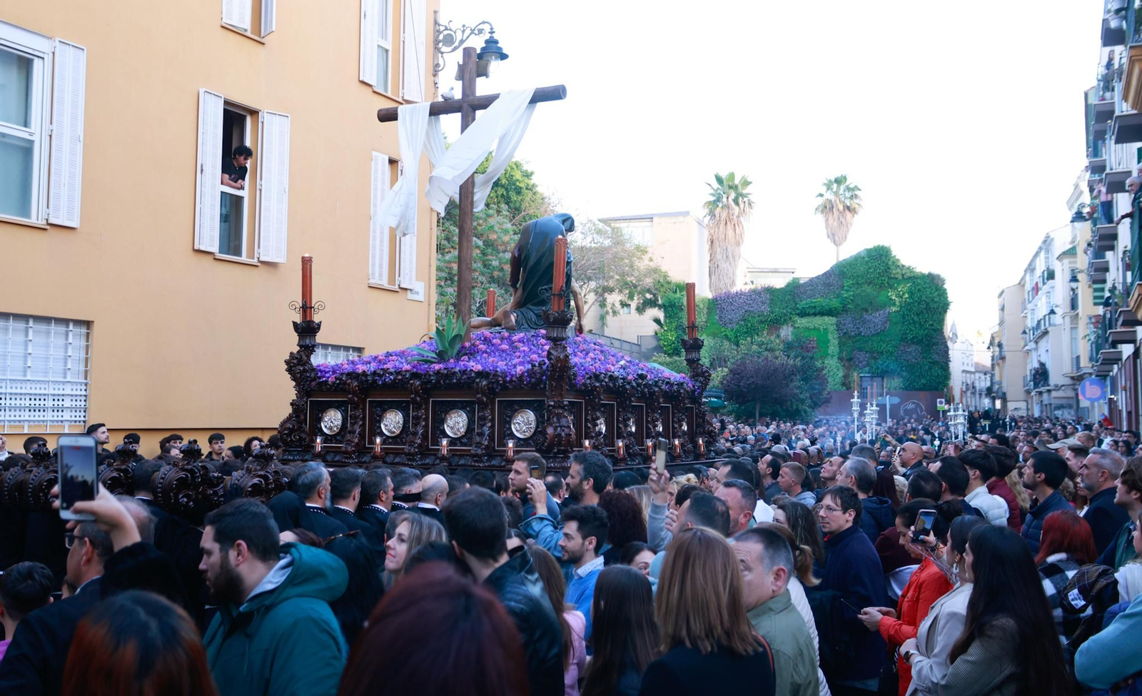 La Piedad en su procesión del Viernes Santo en Málaga, en fotos