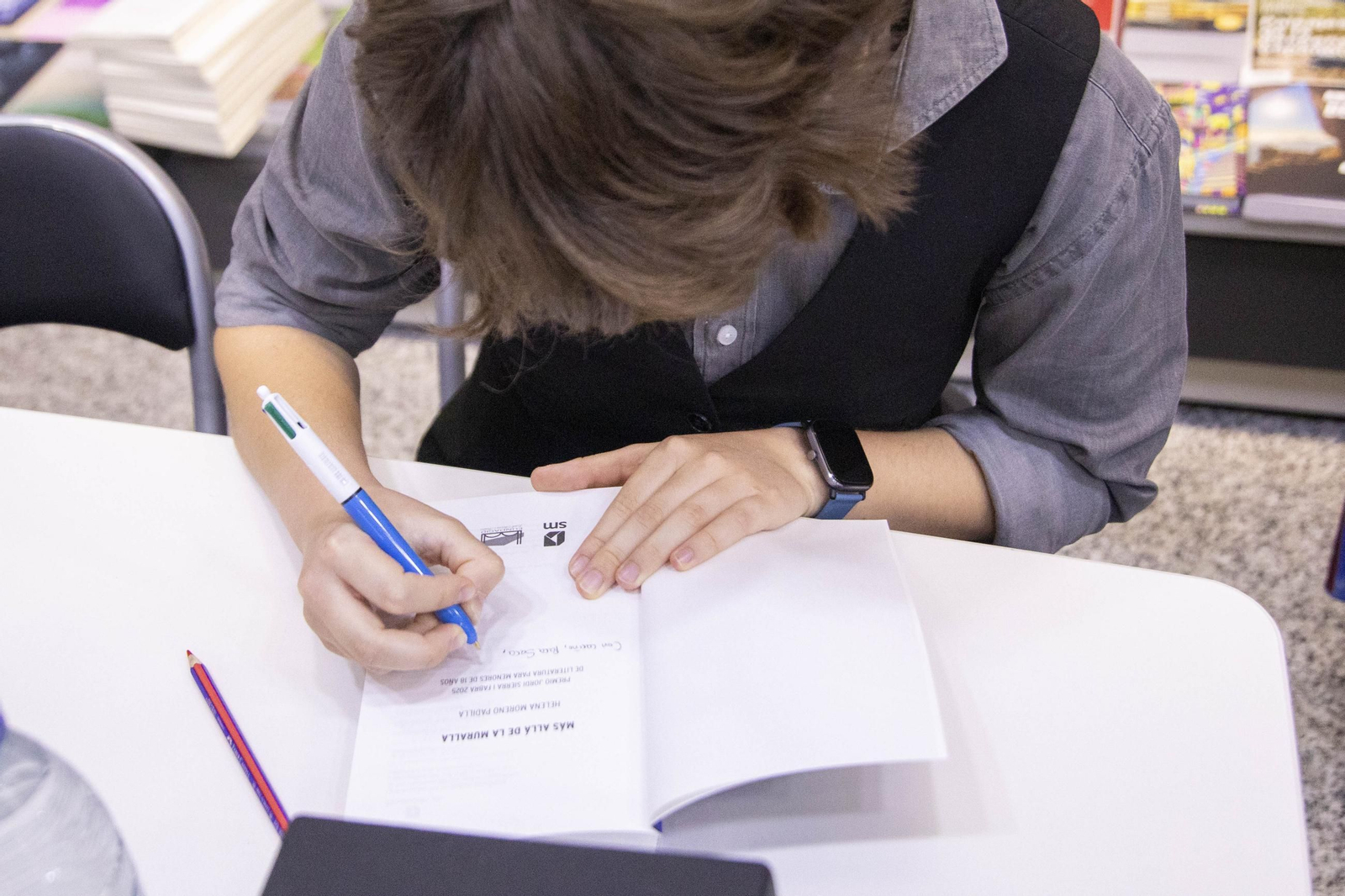 Helena Moreno Padilla recibe el XX Premio Jordi Sierra Fabra para jóvenes escritores en la Librería Picasso de Almería