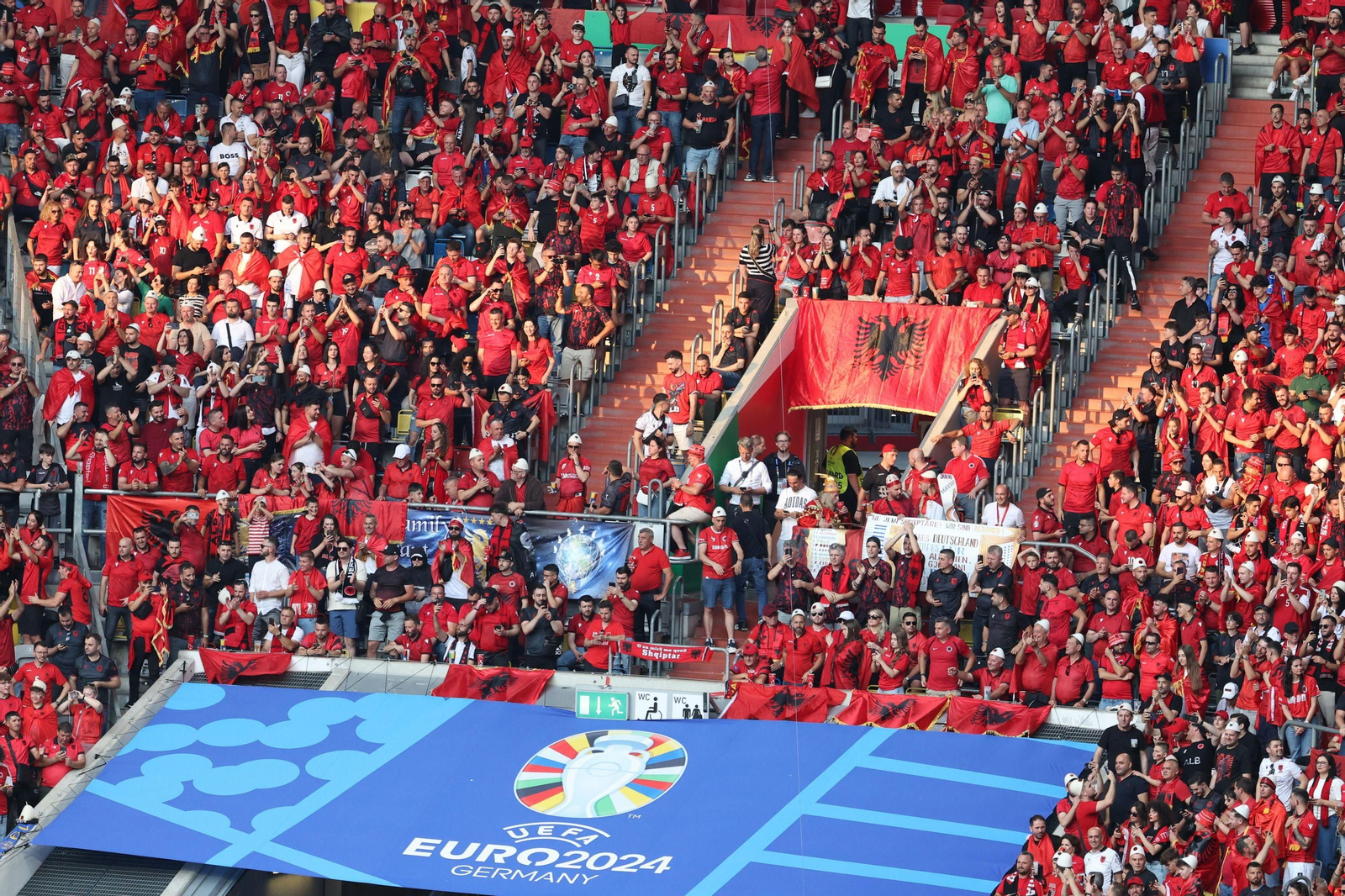 Las fotos del Albania - España