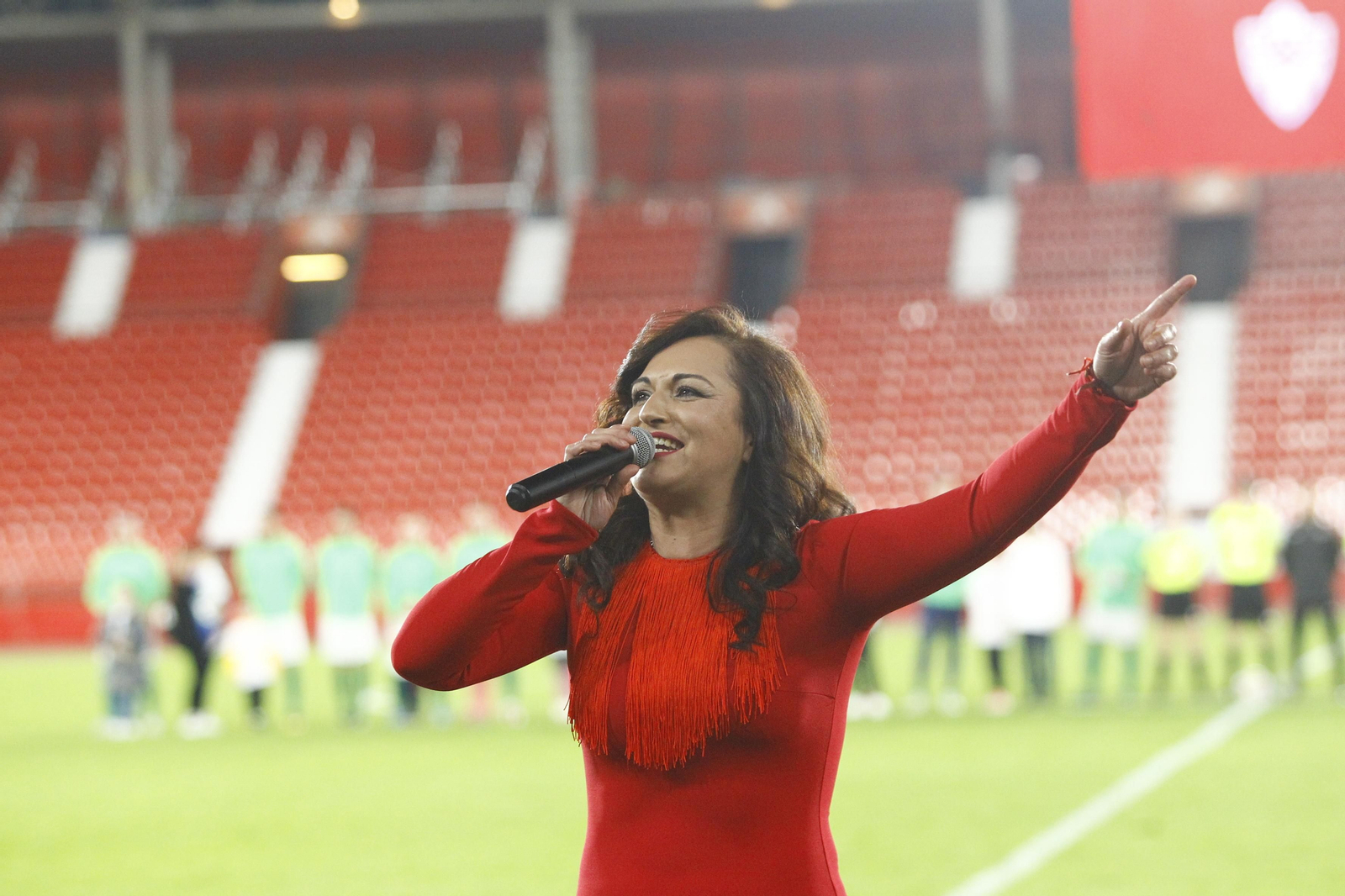 Imágenes del partido homenaje al 'eterno' capitán de la U.D. Almería, José Ortiz