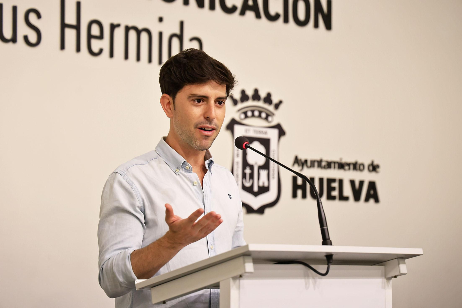 Inauguración de la exposición 'José Luis de la Paz. Una vida, una guitarra'