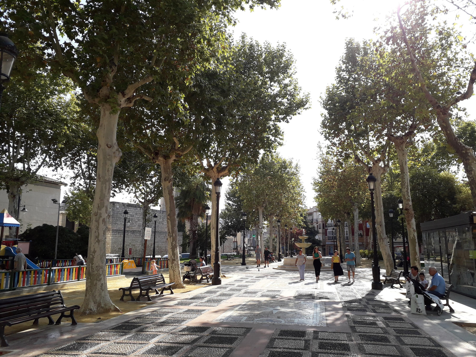 Paseo del Coso, en Lucena.