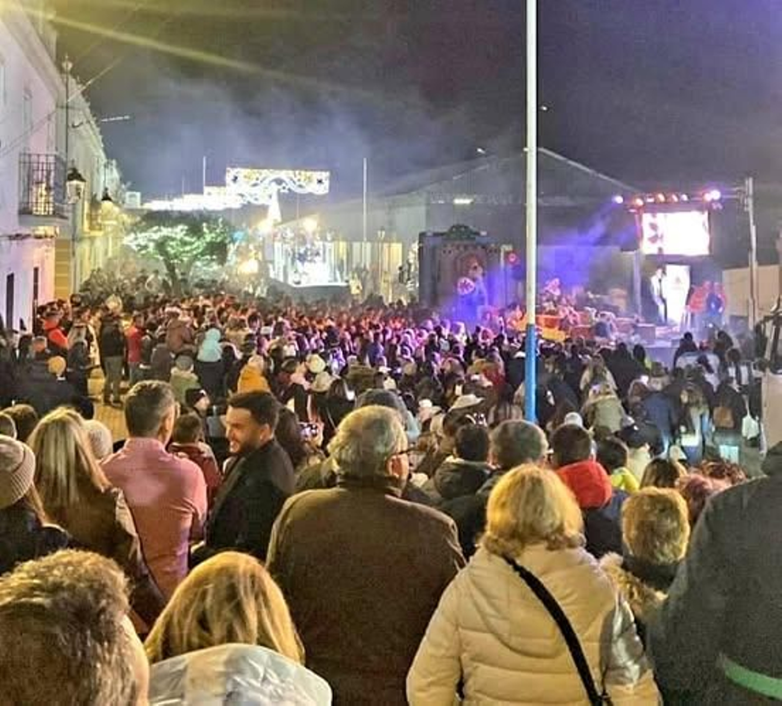 Expectación y asistentes a la Cabalgata de Reyes de El Repilado tomada de las redes de la comisión.