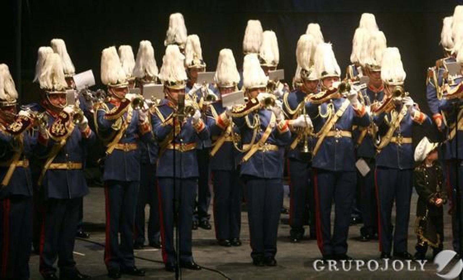 Las bandas de la Salud y el Nazareno llena de música cofrade la Casa Colón en un concierto patrocinado por 'Huelva Información'.

Foto: Josue Correa