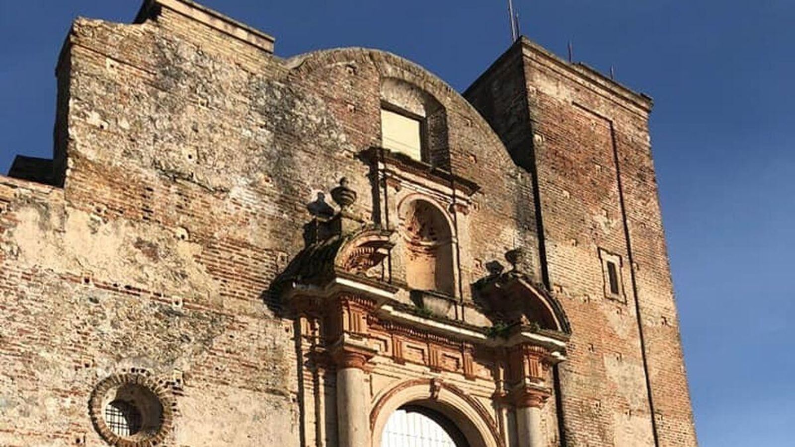 Iglesia inacabada de Castaño del Robledo