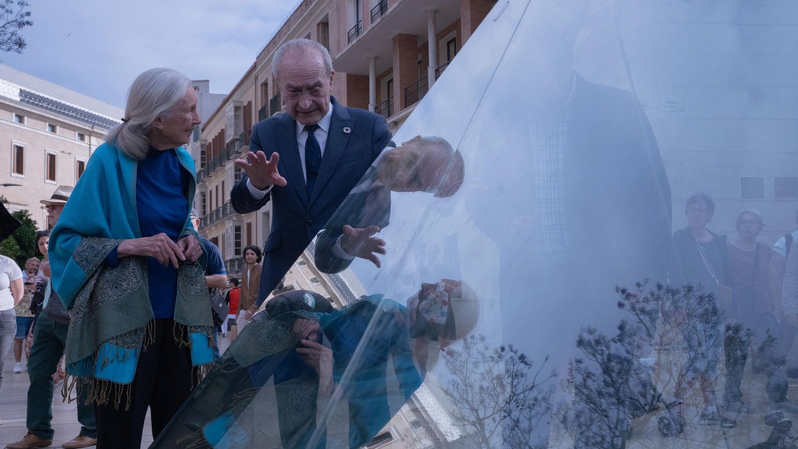 De la Torre hizo de anfitrión a la investigadora.