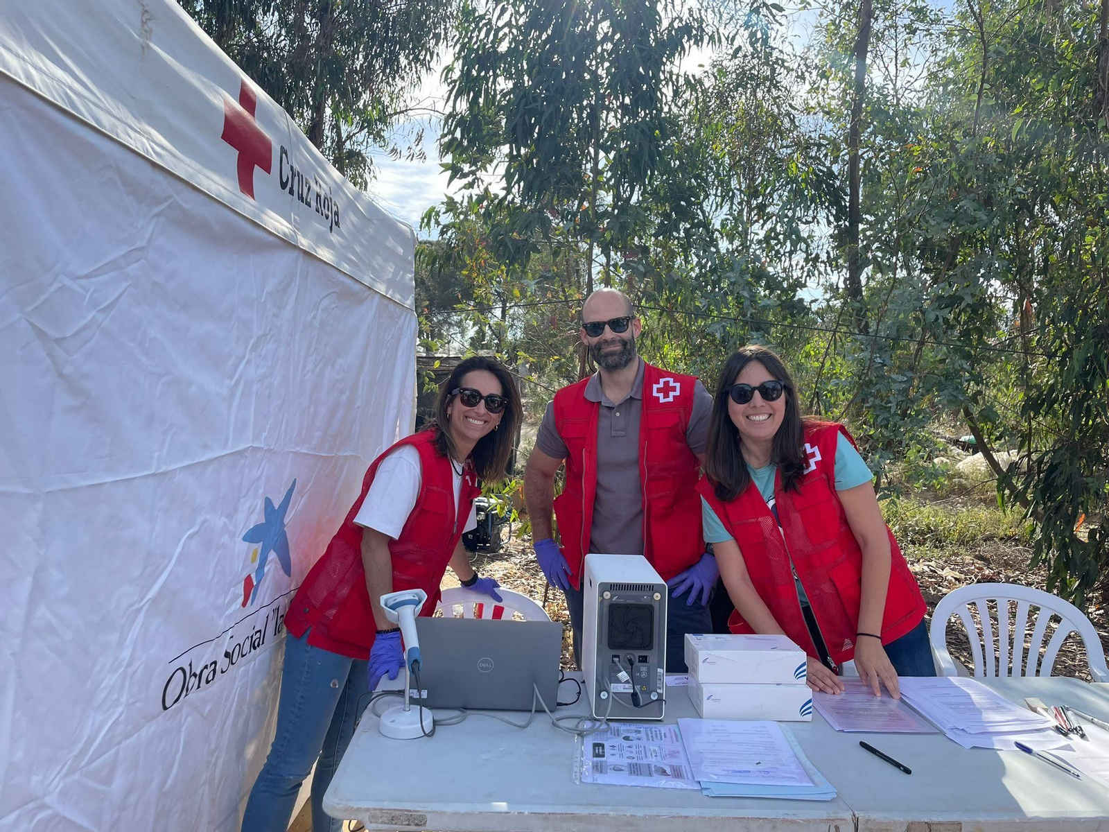 Acercan el cribado de hepatitis C a los asentamientos de inmigrantes de Huelva, en imágenes